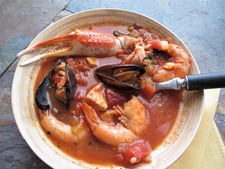 Ciopinno vs bouillabaisse vs fish chowder with recipes for each