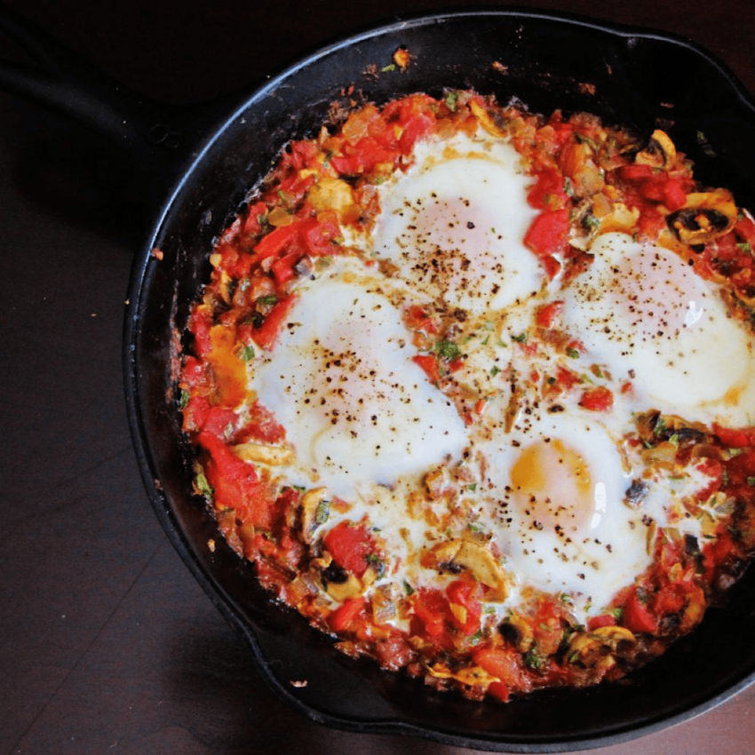 Slow carb baked eggs (Shakshouka)