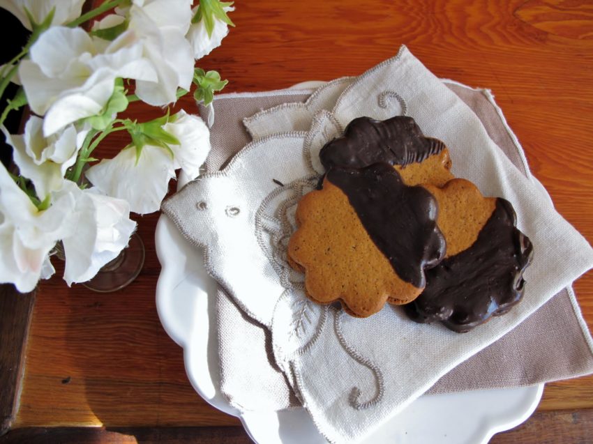 Lemon Marmalade-Filled Ginger Thins Dipped in Chocolate