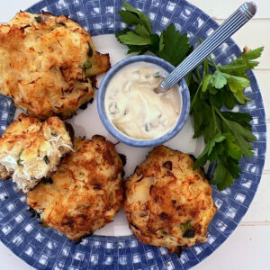 Low carb baked fish cakes using crab and cod.