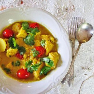 Bowl of pineapple chicken curry