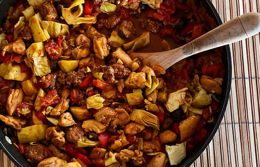 Basque chorizo, chicken, peppers & artichoke skillet dinner