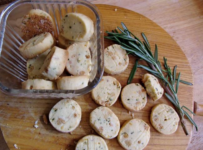 Sabels (cookies) made with rosemary
