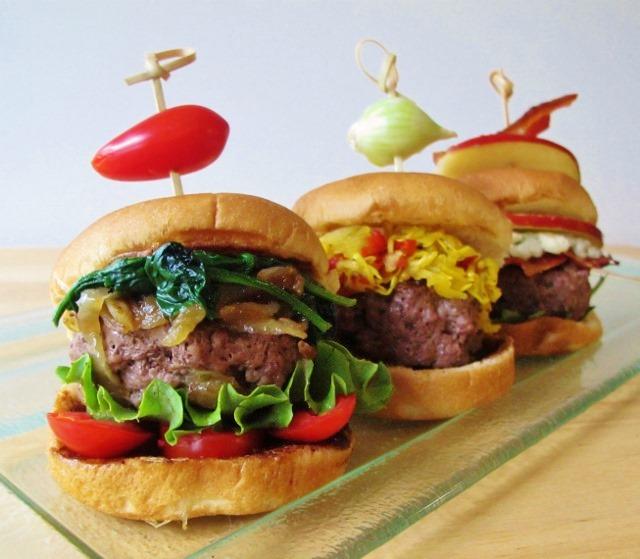 Mini-burgers with fruit chutneys