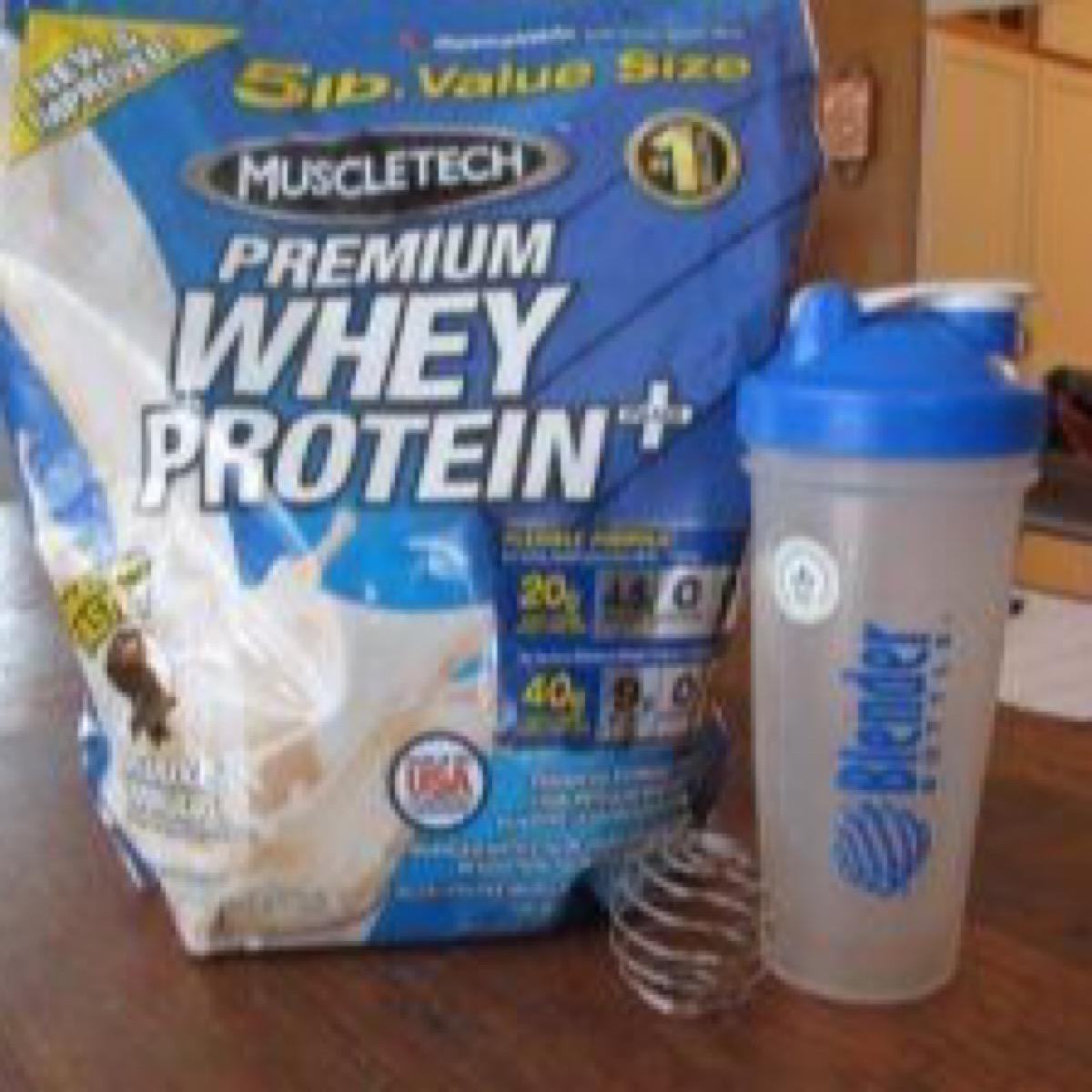 Protein powder and blender bottle