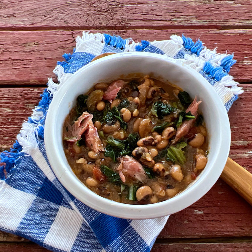 Bowl of hoppin john without rice