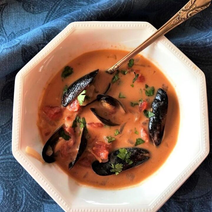 Low Carb Mussel Stew with Coconut Curry Broth