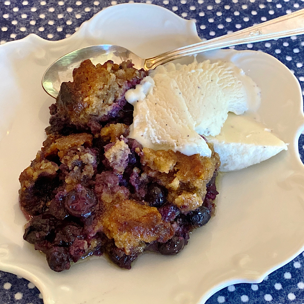 Low carb blueberry crumble with ice cream