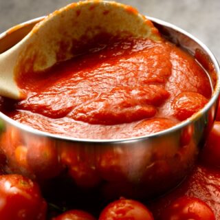 Freezer tomato sauce from fresh tomatoes and sumac.