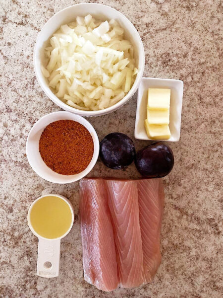 Ingredients for recipe of mahi mahi with Chinese plum sauce.