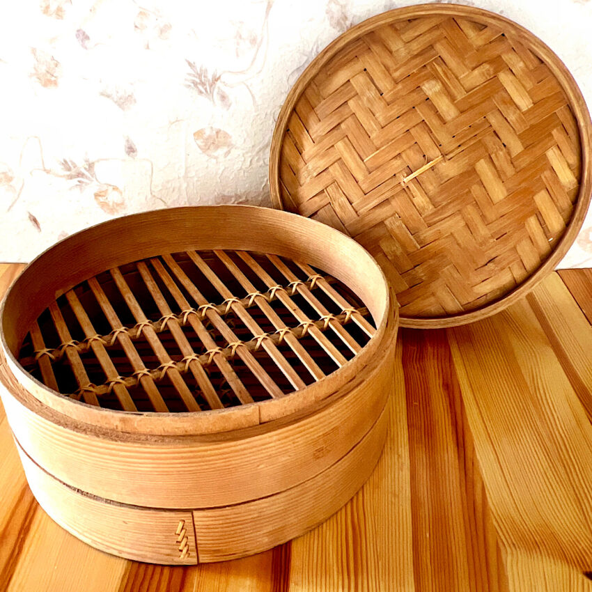 2-tier bamboo steamer with lid.