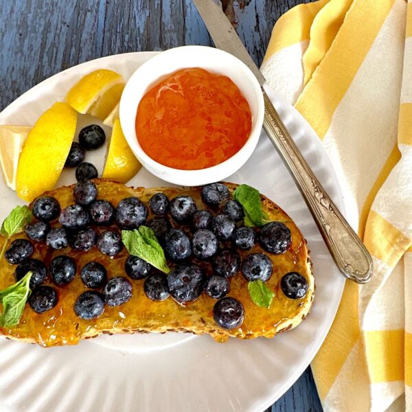 Blueberry toast with lemon marmalade and mint
