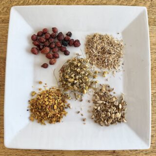 Herbs for joint pain: rose hips, nettle, ginger, turmeric and chamomile.